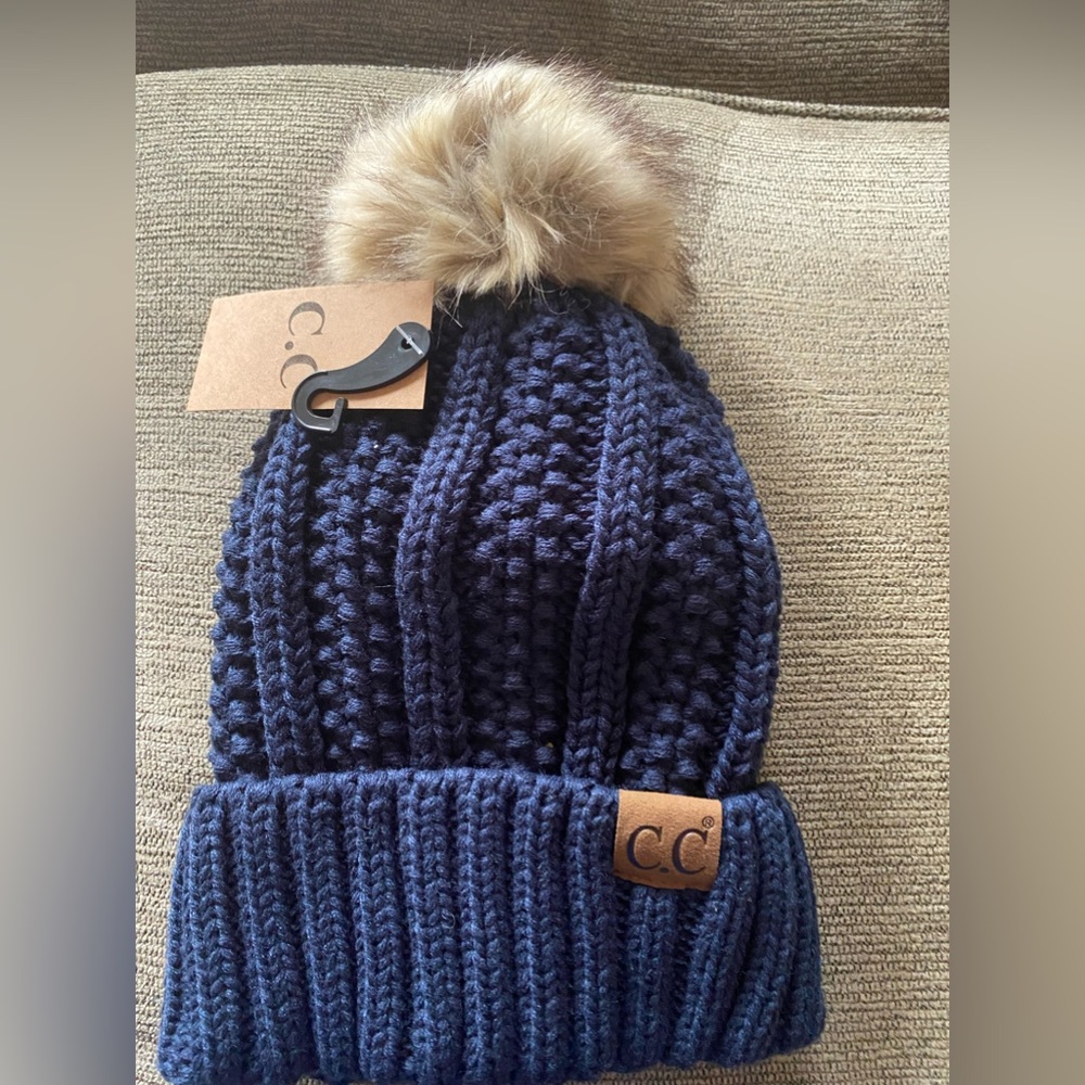 Cold water Creek NWT knit hat with fur ball